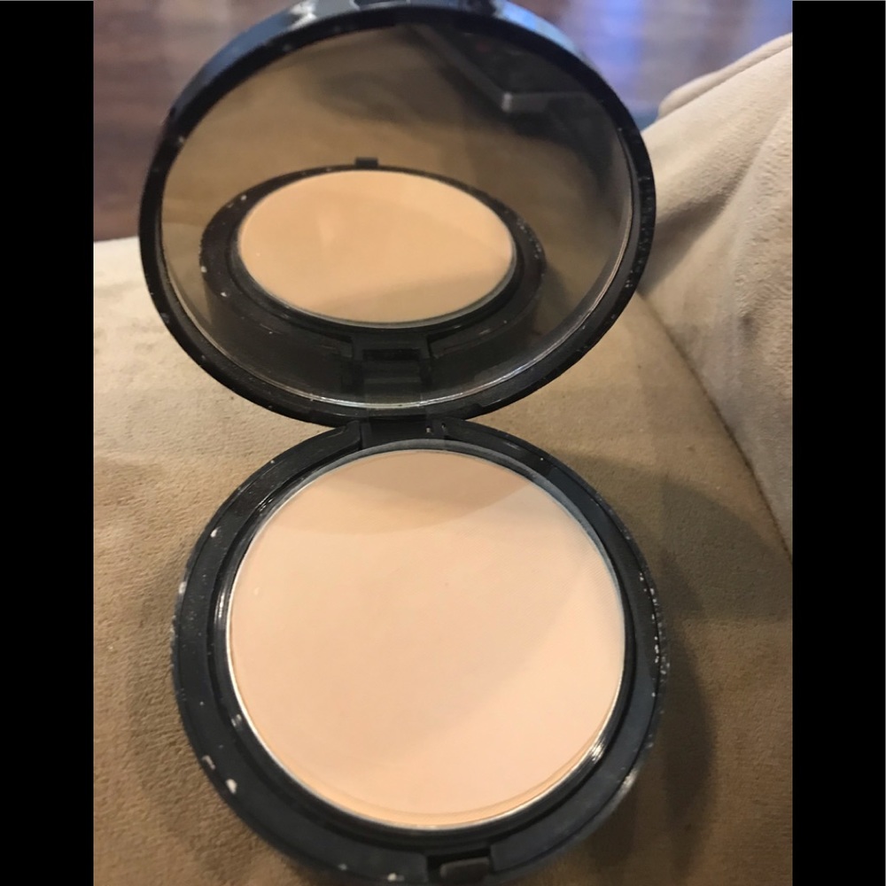 NEW Avon Mark Powder Buff Natural Skin Foundation Nude Skin